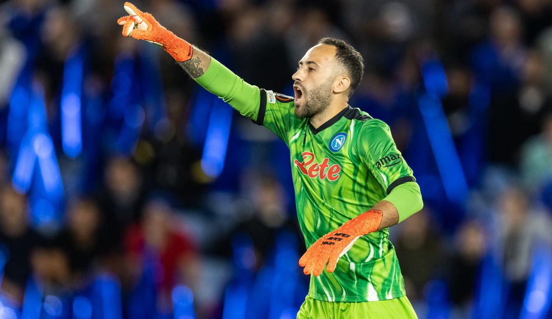 David Ospina da indicaciones durante el partido del Napoli en Europa League. David Ospina da indicaciones durante el partido del Napoli en Europa League.