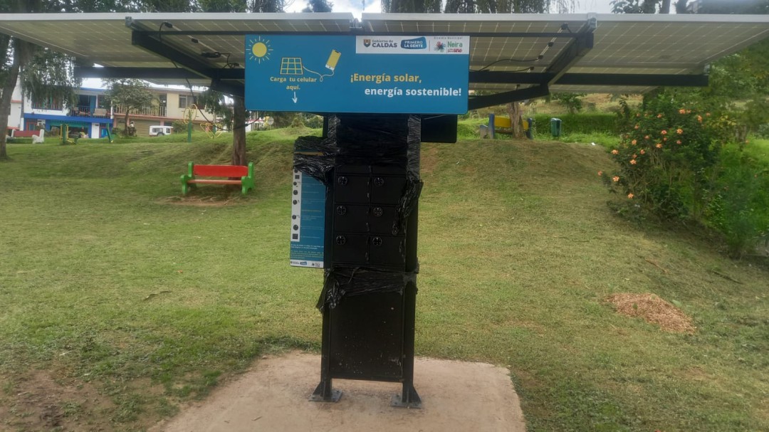 Kioscos Solares fueron inaugurados y entregados por Gobernación de Caldas