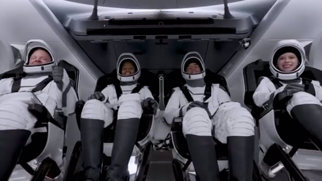 Space X lanza la primera misión orbital de astronautas aficionados