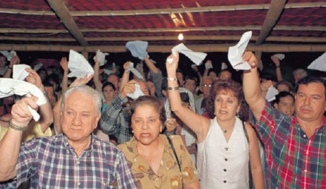 A las 10am se podrá ver la conmemoración a través de una transmisión en vivo por el Facebook del Centro Nacional de Memoria Histórica @CentroMemoriaH. A las 10am se podrá ver la conmemoración a través de una transmisión en vivo por el Facebook del Centro Nacional de Memoria Histórica @CentroMemoriaH.
