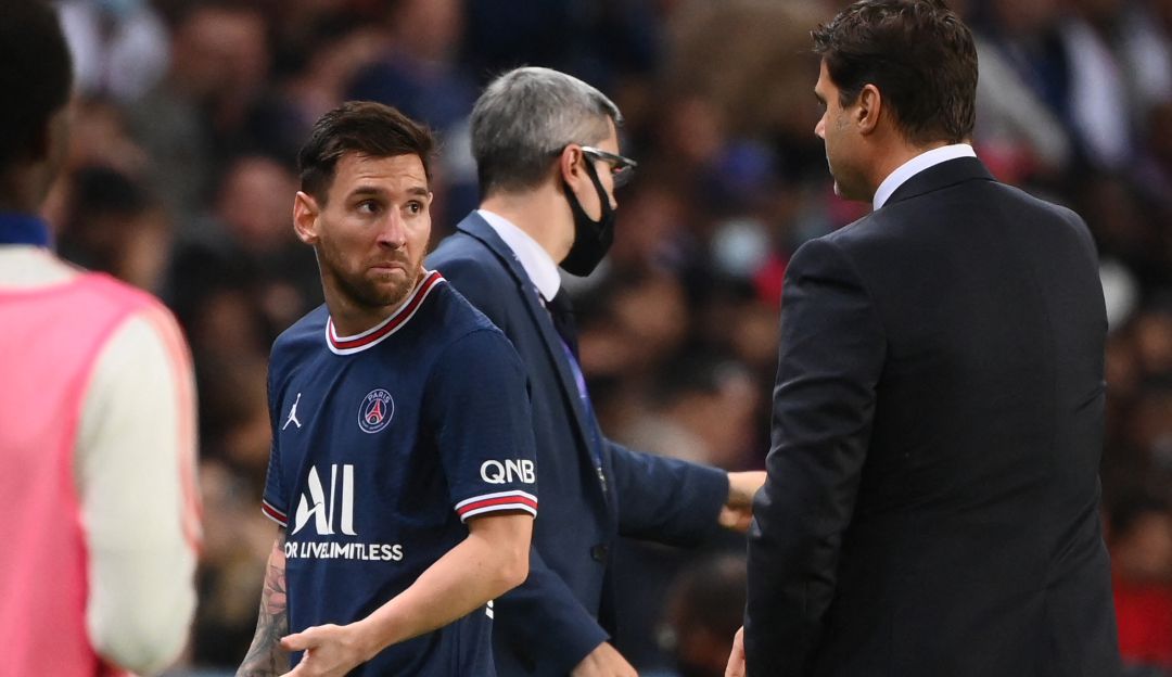 Lionel Messi y Mauricio Pochettino en el partido PSG vs Lyon Lionel Messi y Mauricio Pochettino en el partido PSG vs Lyon