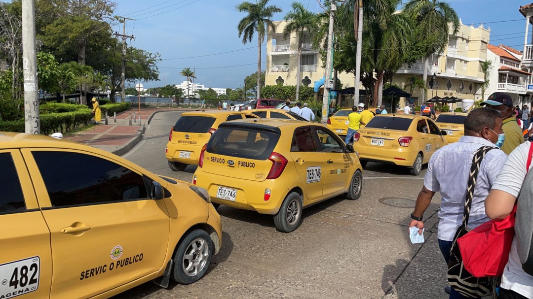 FOTOS: paro de taxistas colapsó la movilidad en vías de Cartagena