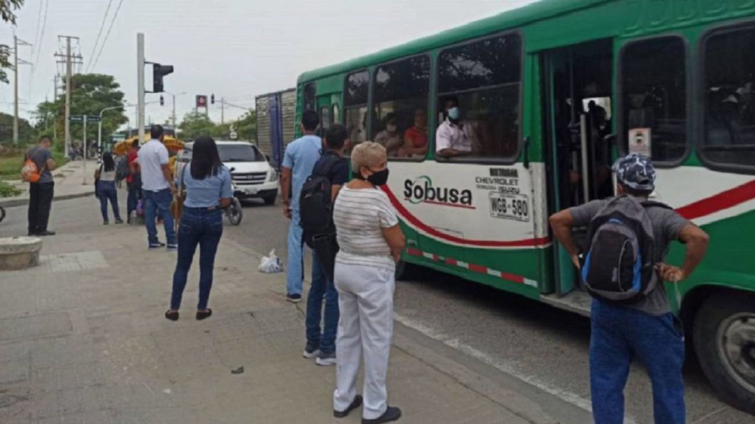 Conductores de buses levantaron bloqueos en vías de Barranquilla y Soledad