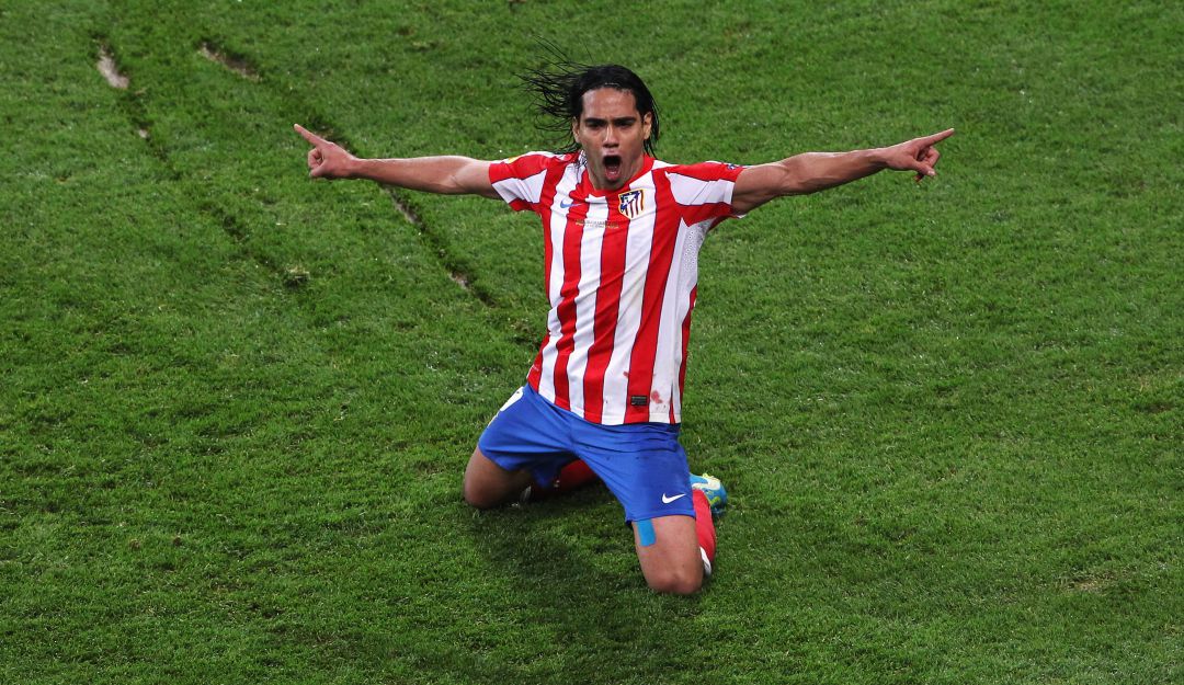 Falcao festeja su segundo gol en la final de la Liga de Europa 2011-2012 ante el Athletic Bilbao. Falcao festeja su segundo gol en la final de la Liga de Europa 2011-2012 ante el Athletic Bilbao.