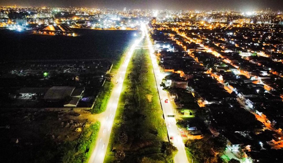Cartagena ya cuenta con el 84% de sus vías principales iluminadas con luces led. Así como con una expansión de la red de alumbrado del 39%. Cartagena ya cuenta con el 84% de sus vías principales iluminadas con luces led. Así como con una expansión de la red de alumbrado del 39%.