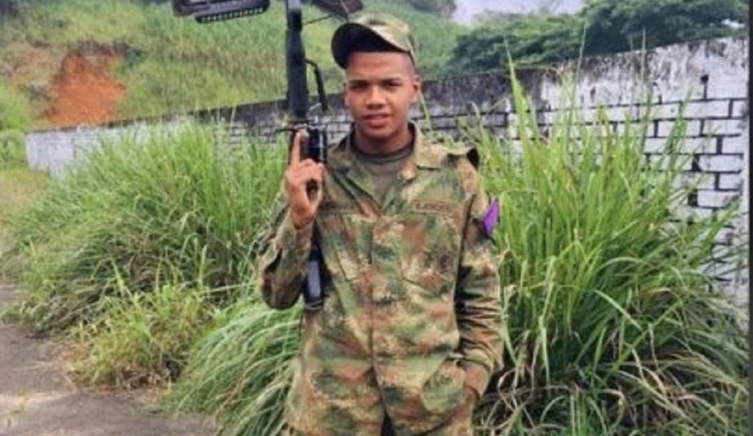 El soldado Sebastián Quiñónez Echavarría llevaba ocho meses de servicio y se encontraba prestando el servicio militar en el Batallón de Alta Montaña #3. El soldado Sebastián Quiñónez Echavarría llevaba ocho meses de servicio y se encontraba prestando el servicio militar en el Batallón de Alta Montaña #3.