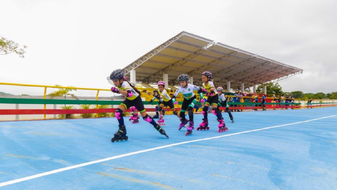 60 deportistas participaron en festival de patinaje en Simití, Bolívar