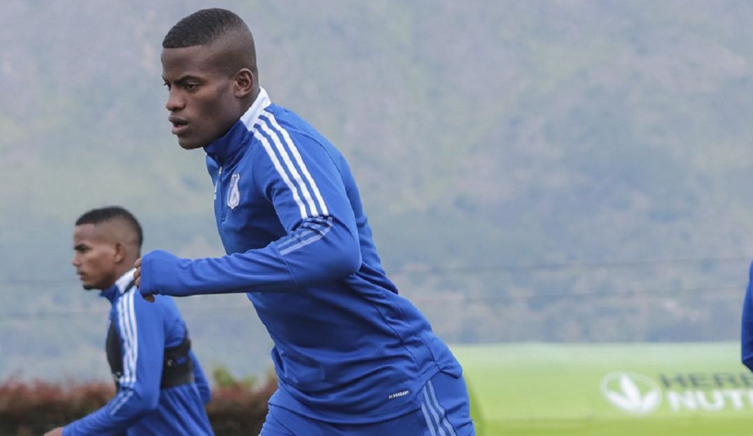 Andrés Román lateral derecho de Millonarios y de la Selección Colombia. Andrés Román lateral derecho de Millonarios y de la Selección Colombia.