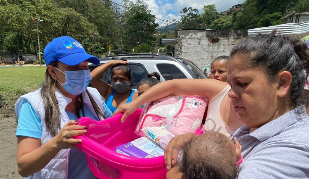 Ayudas humanitarias afectados por el invierno en Ibagué Ayudas humanitarias afectados por el invierno en Ibagué