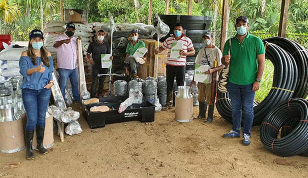 La entrega se adelantó a 60 familias en el corregimiento de Raizal, zona rural de El Carmen de Bolívar La entrega se adelantó a 60 familias en el corregimiento de Raizal, zona rural de El Carmen de Bolívar