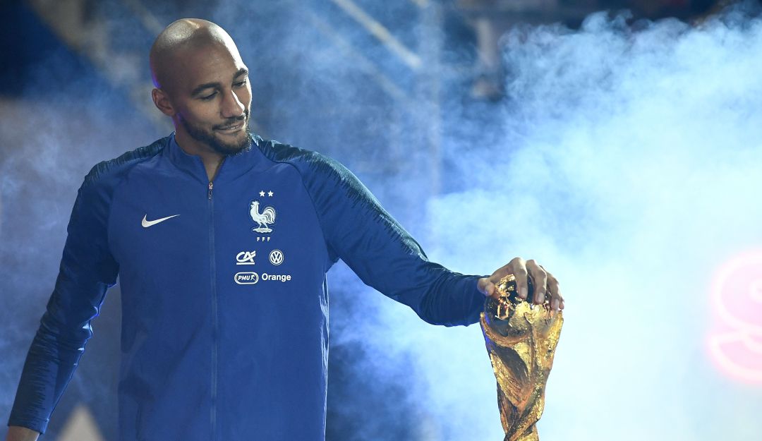 Steven N'Zonzi con la Selección de Francia en 2018 Steven N'Zonzi con la Selección de Francia en 2018