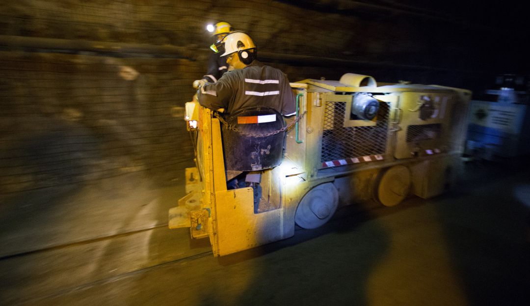 Trabajadores al interior de la mina de Totten en Sudbury, al norte de Toronto en Canadá. Trabajadores al interior de la mina de Totten en Sudbury, al norte de Toronto en Canadá.