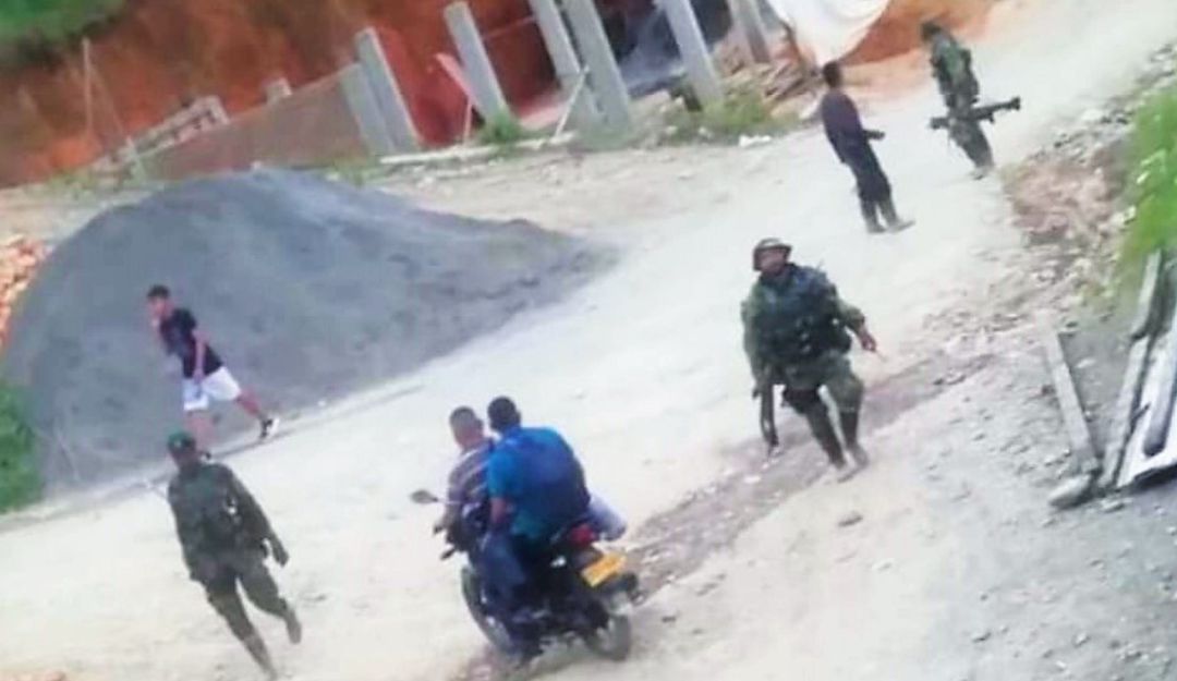 Foto: Disidencias de las Farc en zona rural de Argelia Foto: Disidencias de las Farc en zona rural de Argelia