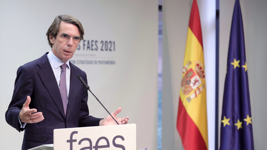 Aznar también critica al Papa y AMLO por "perdón a México"