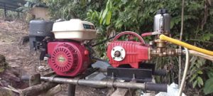 En los laboratorios ilegales para el procesamiento de pasta base de coca en Perú estaban motores, radios y armamento. Dos colombianos fueron detenidos. En los laboratorios ilegales para el procesamiento de pasta base de coca en Perú estaban motores, radios y armamento. Dos colombianos fueron detenidos.