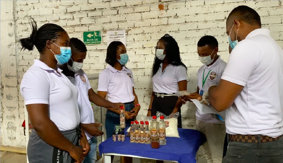Proceso de coco en Tumaco, Nariño. Proceso de coco en Tumaco, Nariño.