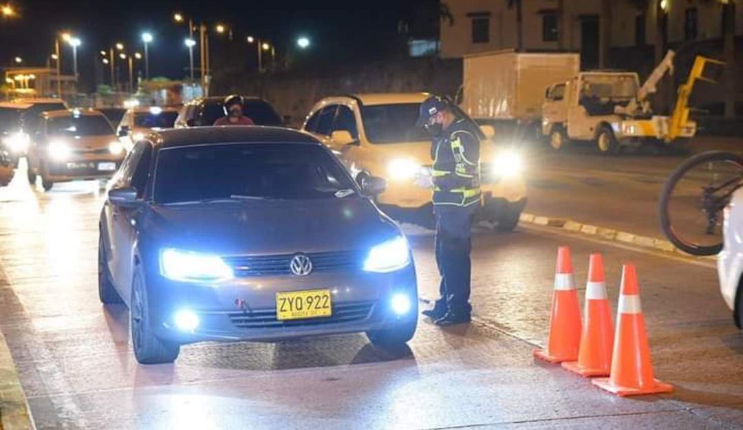 Se mantiene el toque de queda de 2:00 a.m. hasta las 5:00 a.m. de cada día Se mantiene el toque de queda de 2:00 a.m. hasta las 5:00 a.m. de cada día