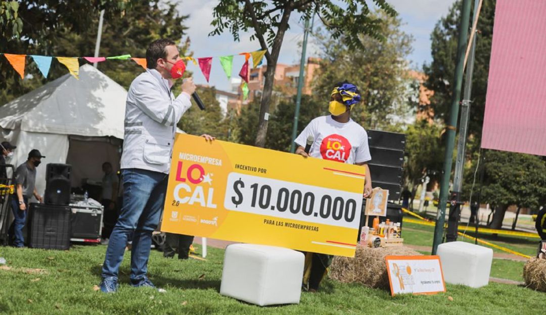 Entrega de 10 millones de pesos a emprendedores Entrega de 10 millones de pesos a emprendedores