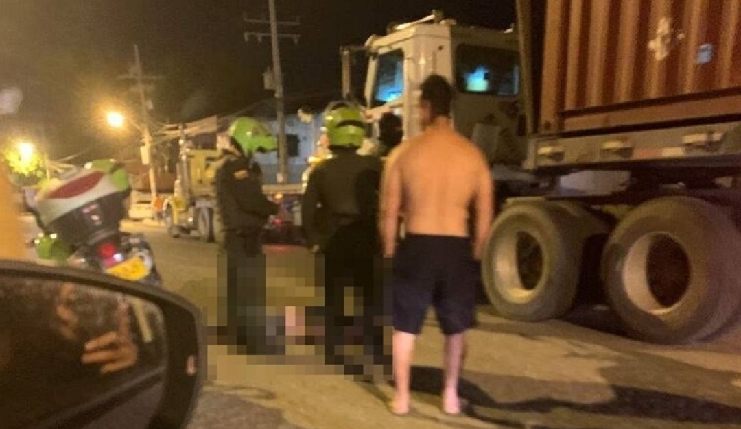El accidente ocurrió en la avenida del Bosque El accidente ocurrió en la avenida del Bosque