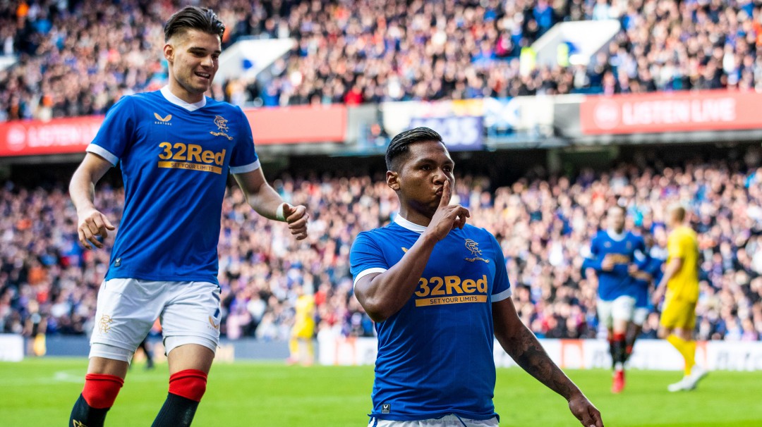 Alfredo Morelos le entregó la victoria al Rangers sobre el Hibernian