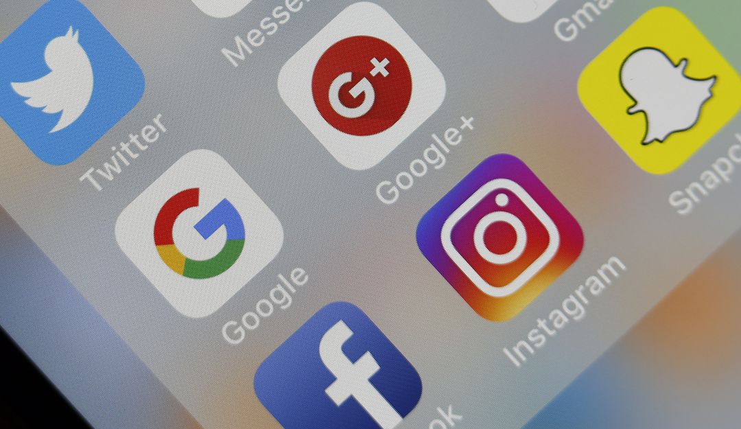 Mark Zuckerberg perdió 6,6 millones por Facebook, WhatsApp e Instagram mientras Tik Tok, Google y Amazon se suman a los fallos de funcionamiento. Mark Zuckerberg perdió 6,6 millones por Facebook, WhatsApp e Instagram mientras Tik Tok, Google y Amazon se suman a los fallos de funcionamiento.