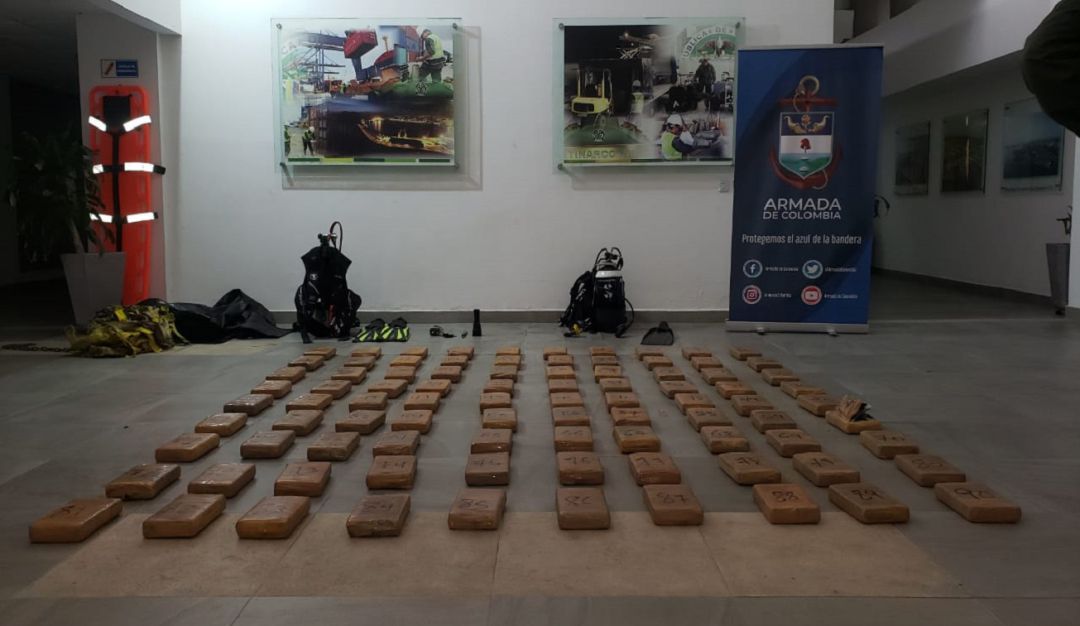 Dos hombres fueron capturados tras ser sorprendidos cuando realizaban actividades de buceo para contaminar un buque mercante Dos hombres fueron capturados tras ser sorprendidos cuando realizaban actividades de buceo para contaminar un buque mercante