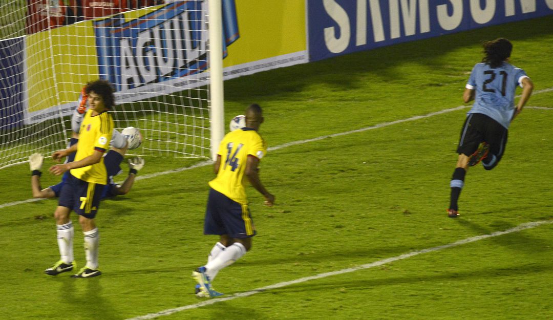 Uruguay 2 - 0 Colombia en Eliminatorias 2013 Uruguay 2 - 0 Colombia en Eliminatorias 2013