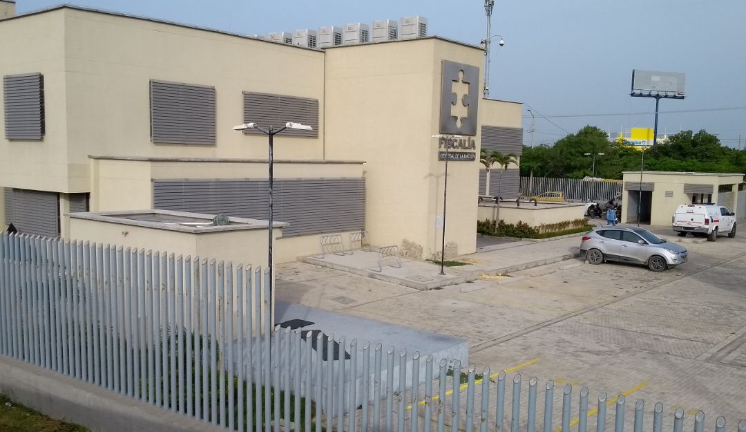 Las autoridades encontraron 98 kilos de cocaína a bordo de un vehículo en el que se movilizaban sobre la vía La Cordialidad Las autoridades encontraron 98 kilos de cocaína a bordo de un vehículo en el que se movilizaban sobre la vía La Cordialidad