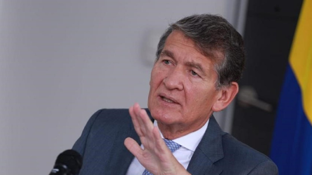 Gobierno anuncia mesa de concertación para negociación al salario mínimo