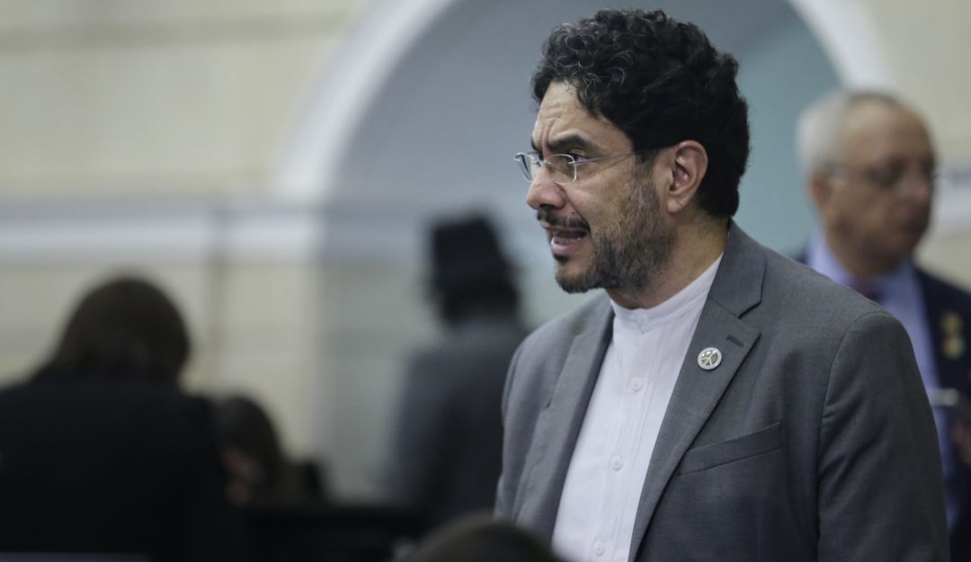 El senador del Polo Democrático aseguró que obtuvo la información tras presentar un derecho de petición a Medicina Legal El senador del Polo Democrático aseguró que obtuvo la información tras presentar un derecho de petición a Medicina Legal