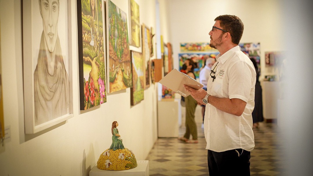 Lanzamiento de la exposición del VII Salón BAT de Arte Popular en Cartagena