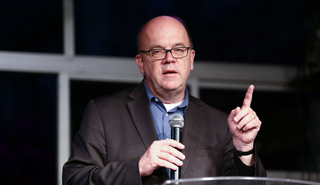 El congresista estadounidense James McGovern consideró que la asistencia militar a Colombia debe condicionarse a los DDHH y que no se puede retornar a la fumigación aérea. El congresista estadounidense James McGovern consideró que la asistencia militar a Colombia debe condicionarse a los DDHH y que no se puede retornar a la fumigación aérea.