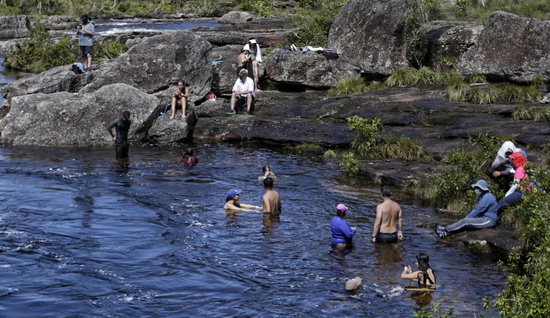 Reactivación del turismo rural y de aventura en Caño Cristales. Reactivación del turismo rural y de aventura en Caño Cristales.