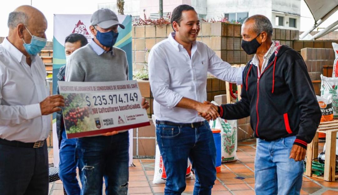 Apoyo a productores Apoyo a productores