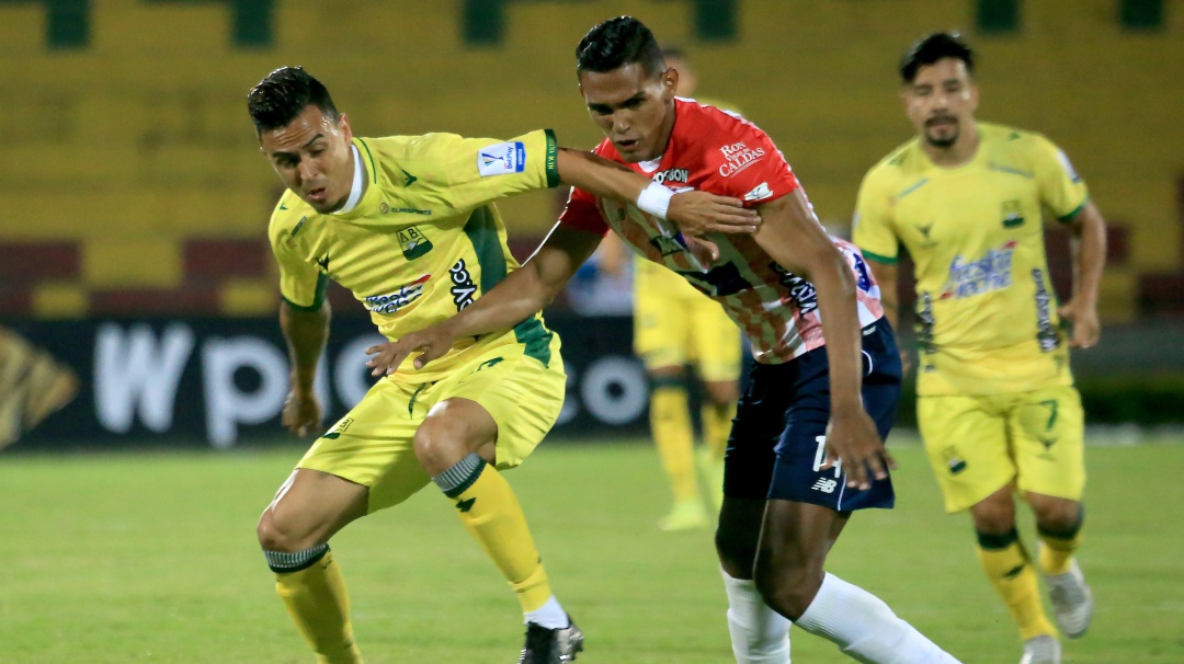 Henao le amargó la noche al Junior y salvó un punto para el Bucaramanga