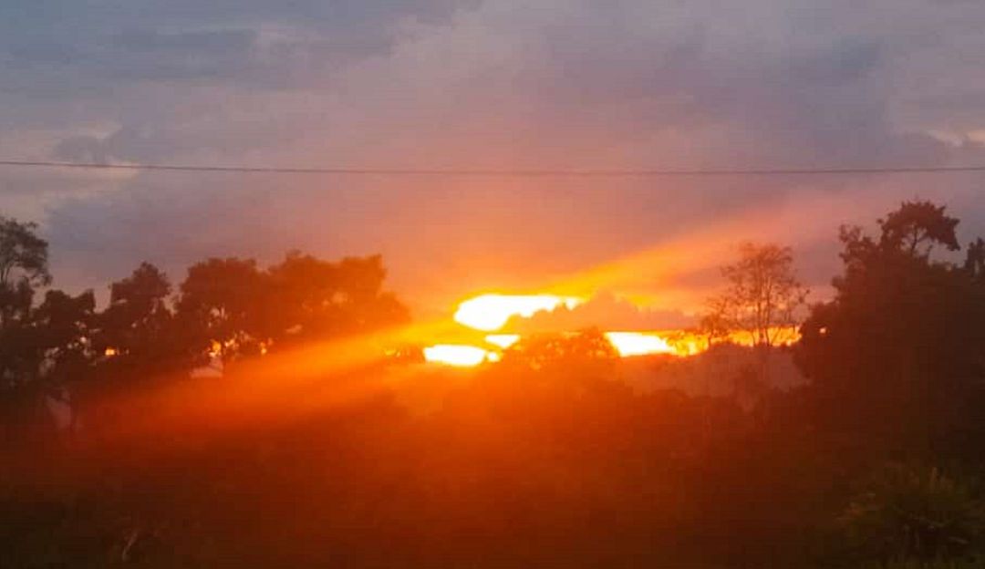 Atardecer en vía Montenegro Atardecer en vía Montenegro