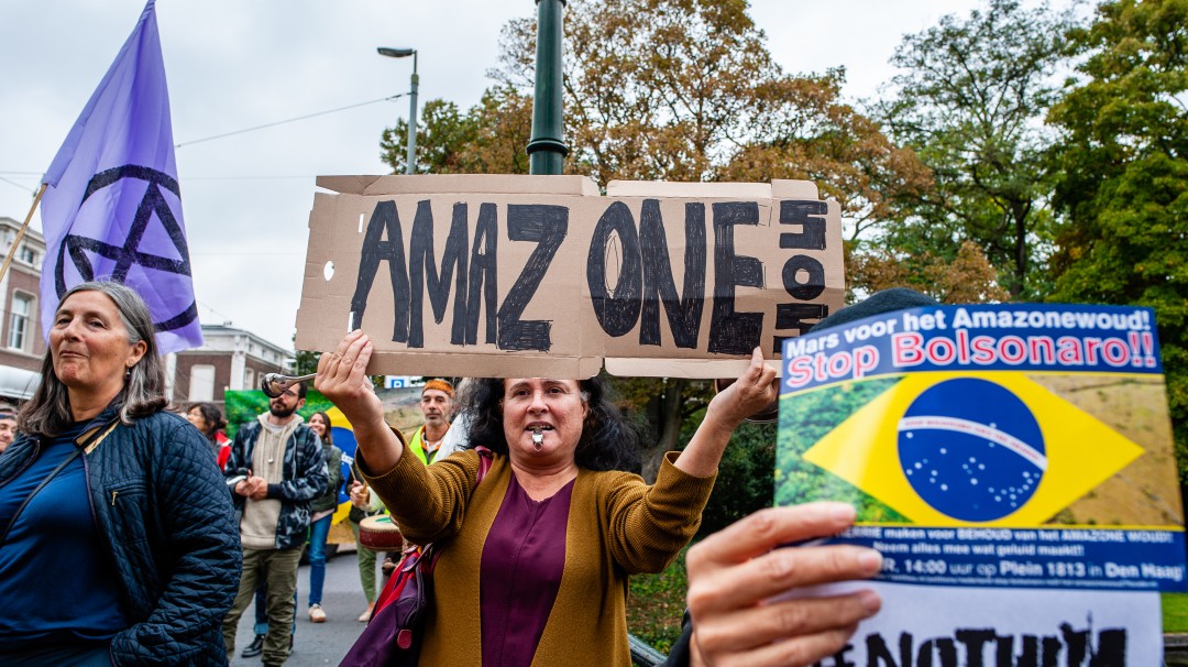 Denuncian a Bolsonaro en la CPI por "crímenes contra humanidad" en Amazonía