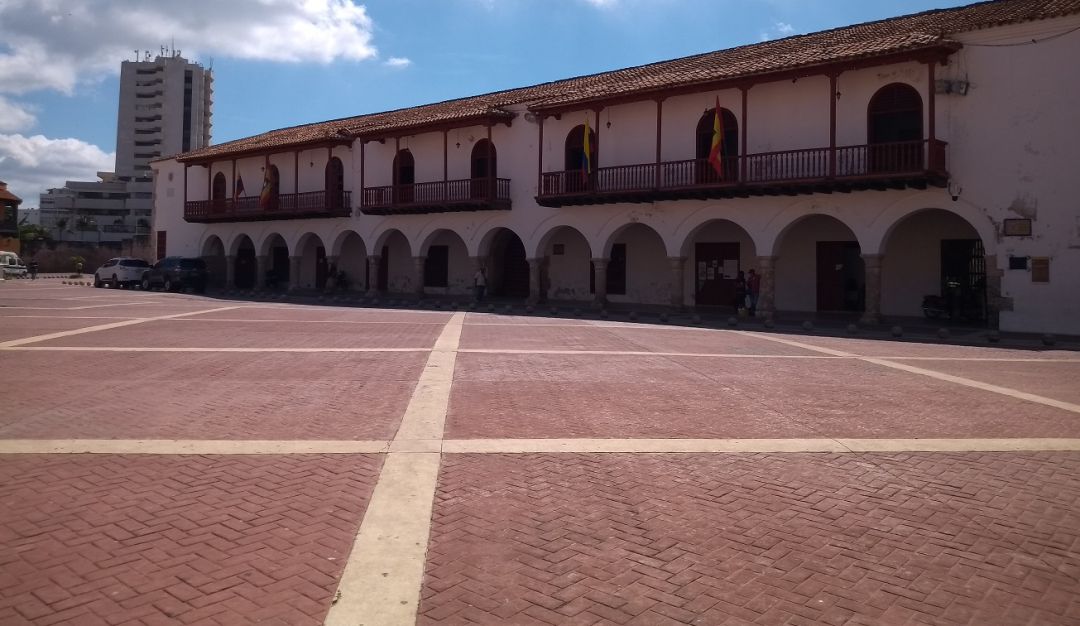 Para atención al COVID-19 se identificaron 113 contratos por más de $54 mil millones. Para atención al COVID-19 se identificaron 113 contratos por más de $54 mil millones.