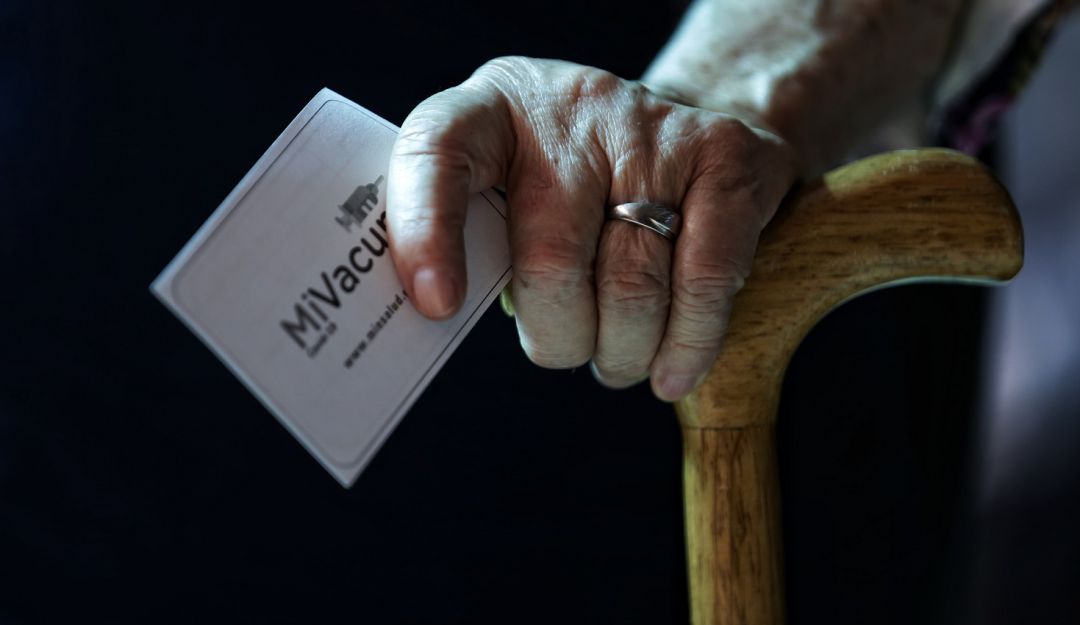 Según la directora del Dadis, Johana Bueno, las personas no vacunadas mayores de 50 años serían las más afectadas por la nueva ola de contagios Según la directora del Dadis, Johana Bueno, las personas no vacunadas mayores de 50 años serían las más afectadas por la nueva ola de contagios