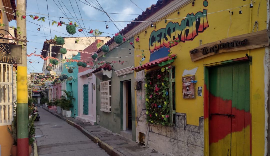Comerciantes no pudieron abrir sus negocios por fallas en el fluido eléctrico Comerciantes no pudieron abrir sus negocios por fallas en el fluido eléctrico