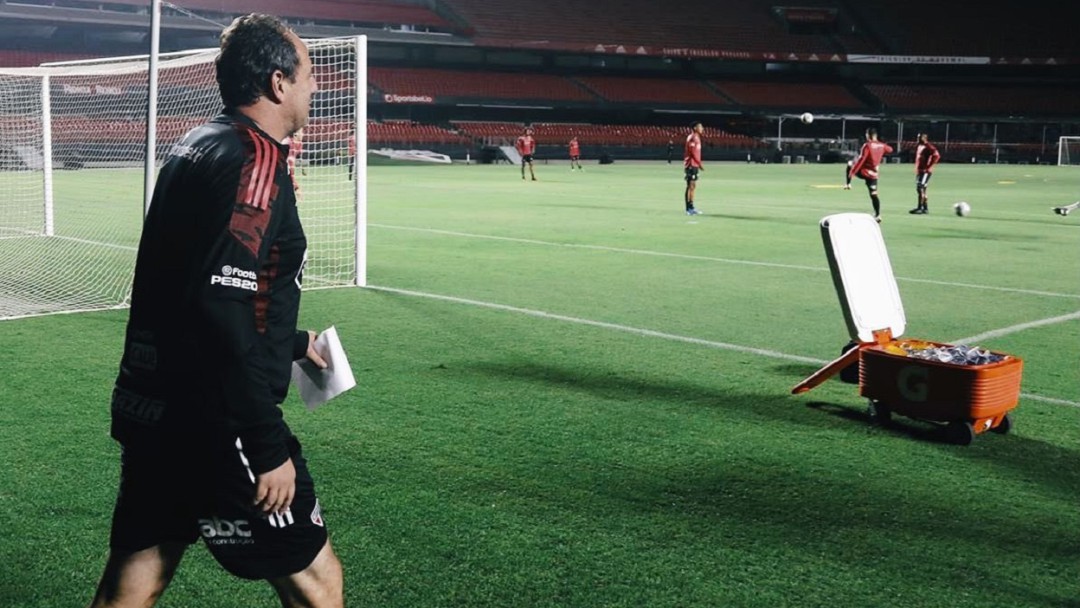 Rogerio Ceni regresa al Sao Paulo para reemplazar a Hernán Crespo como DT