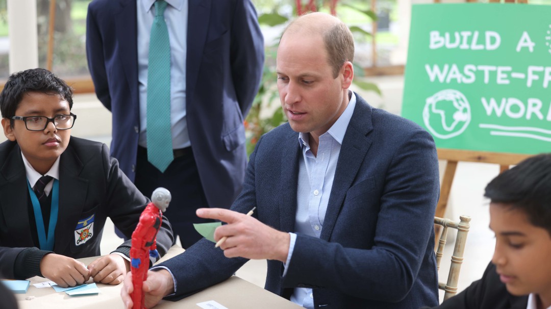 Príncipe William pide salvar la Tierra en lugar de hacer turismo espacial