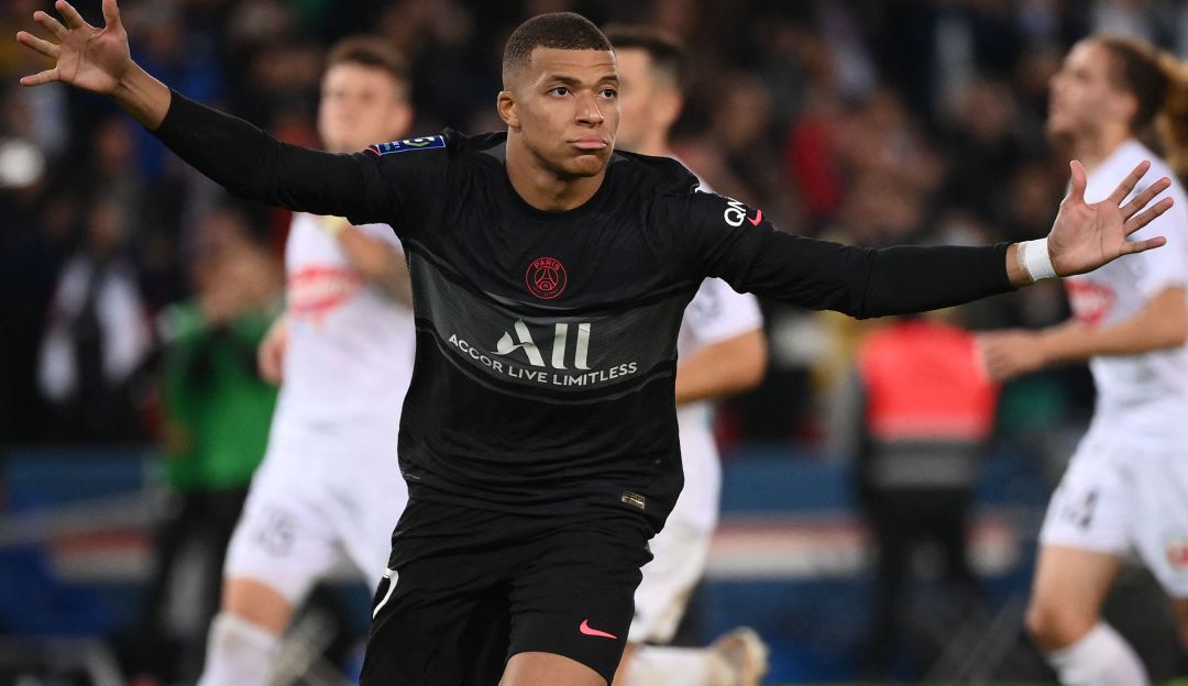 París Saint-Germain 2 - 1 Angers en 2021 París Saint-Germain 2 - 1 Angers en 2021