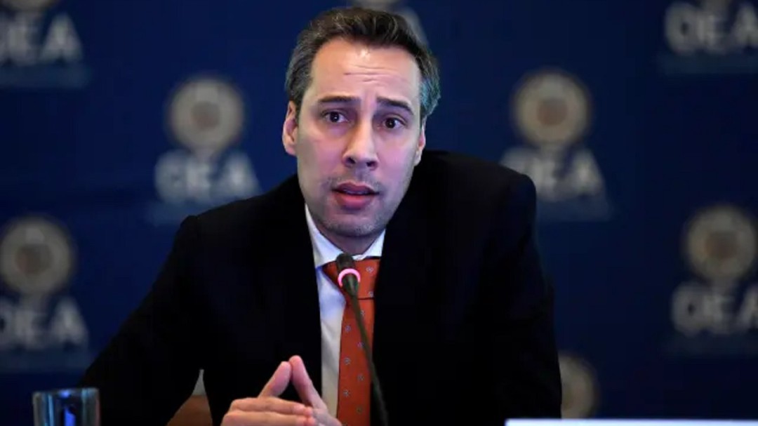Chavismo ordena detener al periodista Roberto Deniz