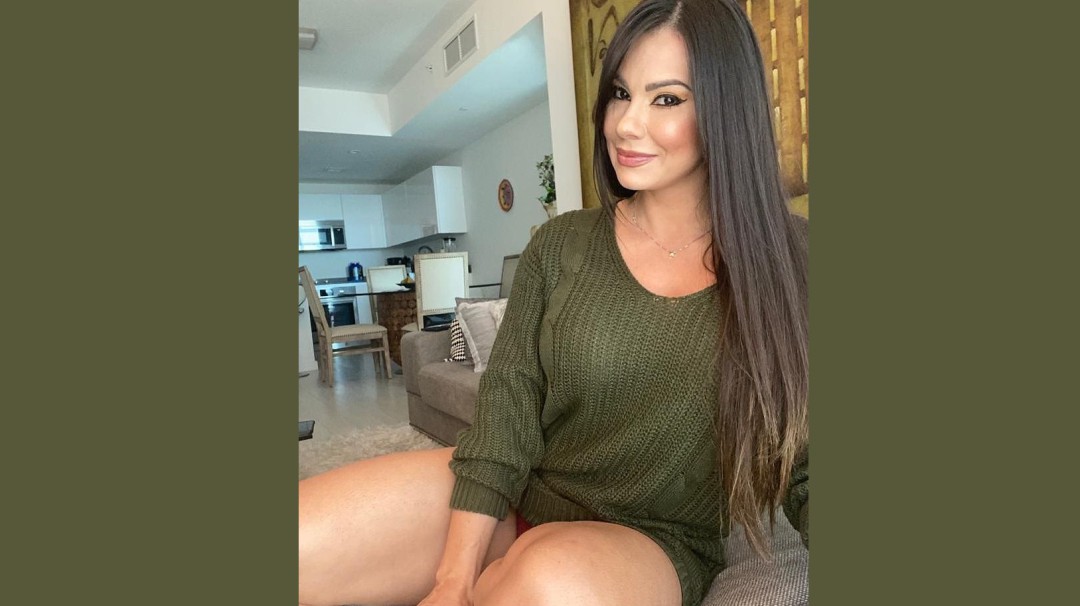 Con sugestivas fotos, Esperanza Gómez promociona su contenido en OnlyFans