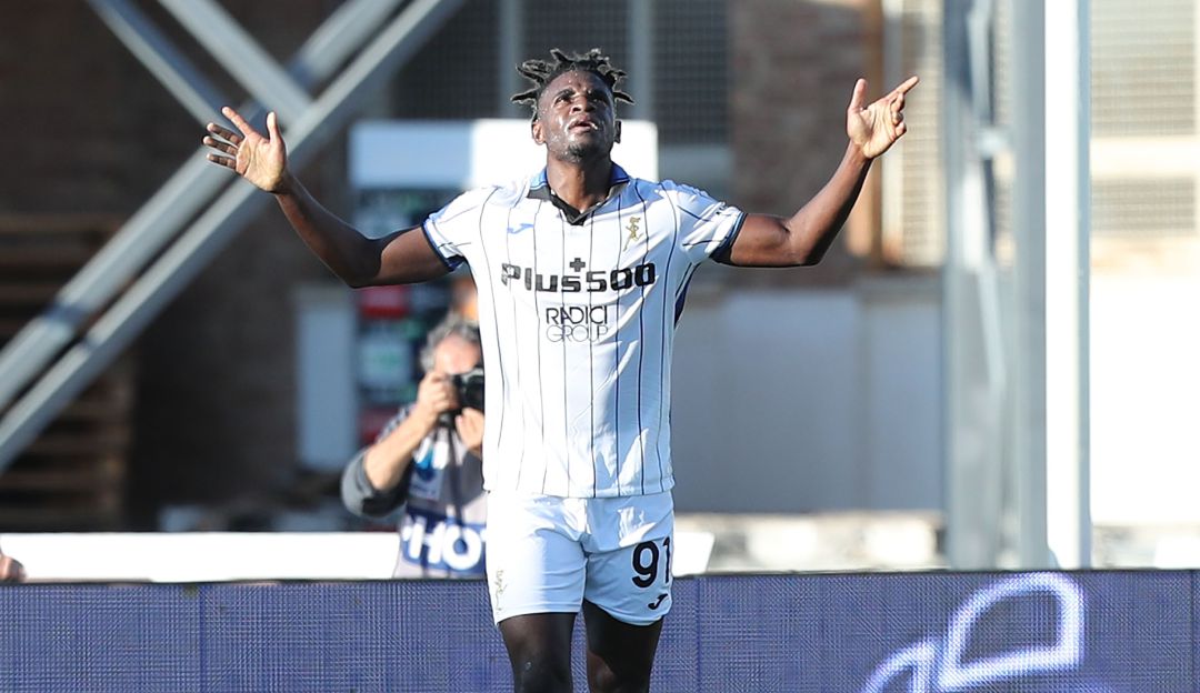 Duván Zapata festeja su gol número 100 en la Serie A. Duván Zapata festeja su gol número 100 en la Serie A.