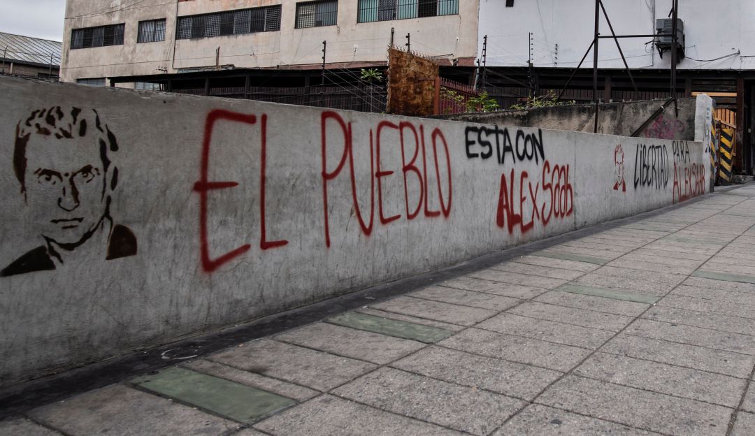 Graffiti alusivo a Álex Saab Graffiti alusivo a Álex Saab
