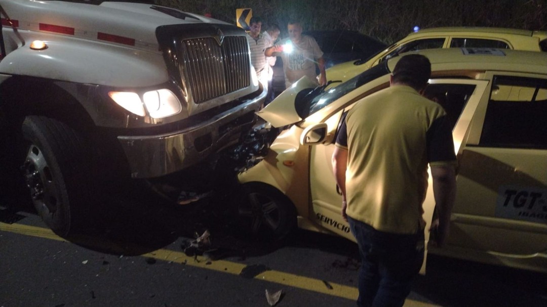 Un taxista resultó herido en un accidente de tránsito en la variante Ibagué