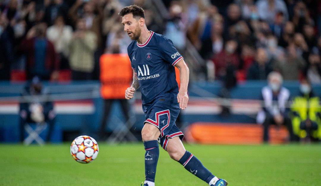 Lionel Messi con París Saint-Germain ante el Leipzig en Champions League (2021) Lionel Messi con París Saint-Germain ante el Leipzig en Champions League (2021)