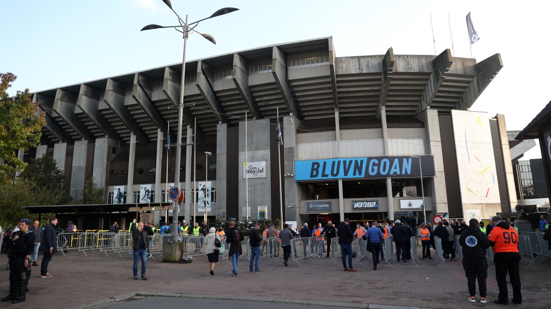 En peligro de muerte aficionado del City agredido por hinchas de Brujas